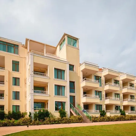 Отель Perla Luxury 5*