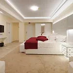 فندق Perla Luxury 5*