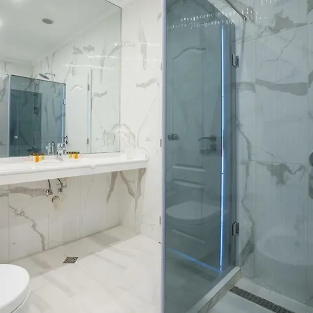 Perla Luxury Hotel
